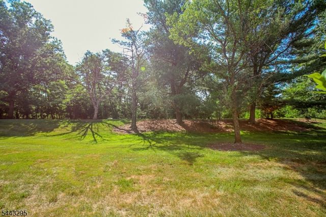 194 Driscoll Ct, Franklin Twp., NJ 08873