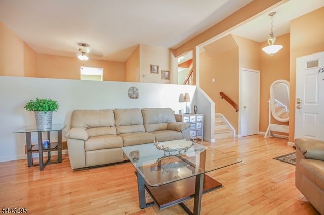 194 Driscoll Ct, Franklin Twp., NJ 08873
