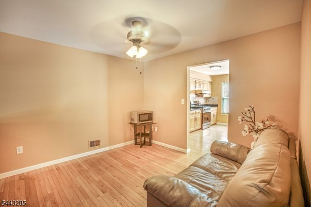 194 Driscoll Ct, Franklin Twp., NJ 08873