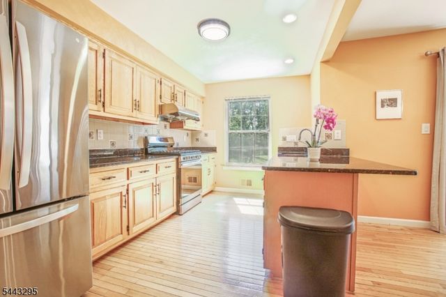 194 Driscoll Ct, Franklin Twp., NJ 08873