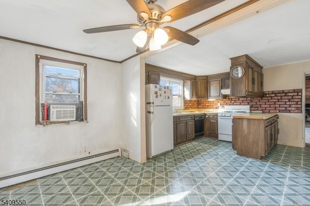 109 Lilac Dr, Clinton Twp., NJ 08801