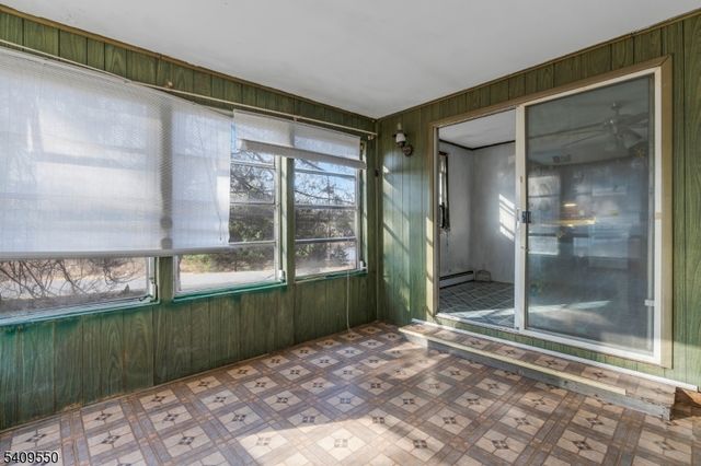 109 Lilac Dr, Clinton Twp., NJ 08801