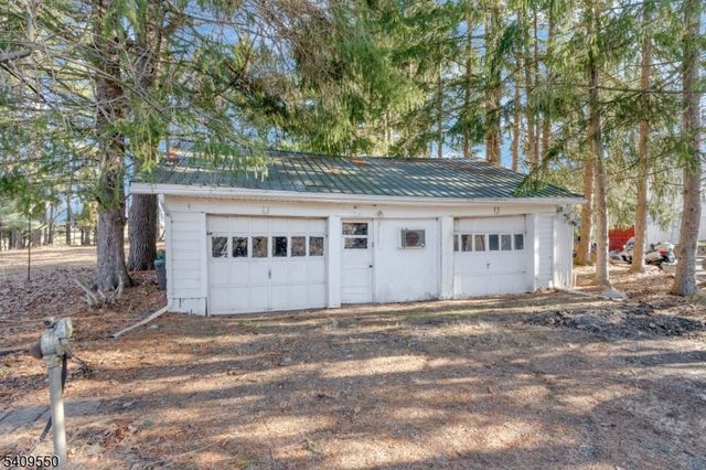 109 Lilac Dr, Clinton Twp., NJ 08801