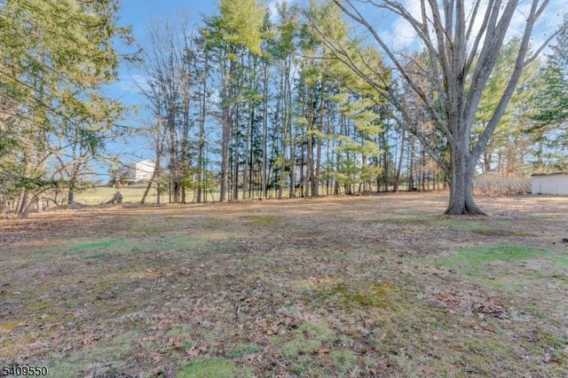 109 Lilac Dr, Clinton Twp., NJ 08801