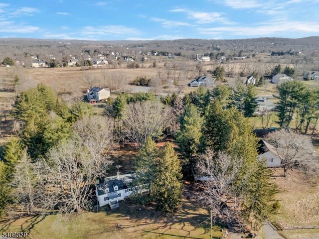 109 Lilac Dr, Clinton Twp., NJ 08801