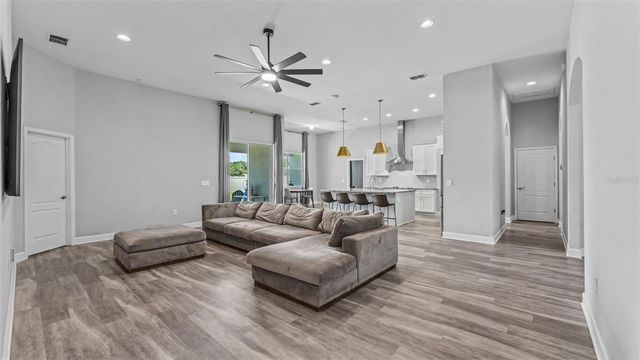 283 COVE AT EAGLE LAKE CIRCLE, Eagle Lake, FL 33839