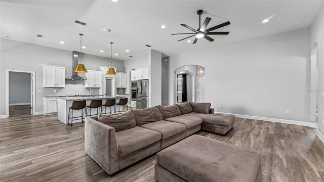 283 COVE AT EAGLE LAKE CIRCLE, Eagle Lake, FL 33839