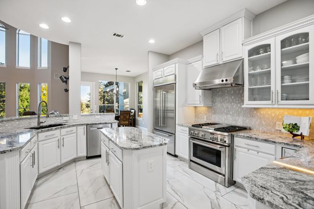 1809 Eagles Glen CV, Austin, TX 78732