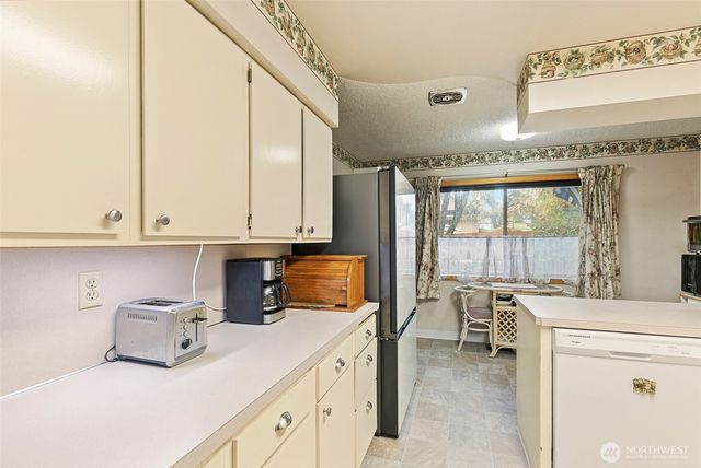 203 Columbia Street, Kelso, WA 98626