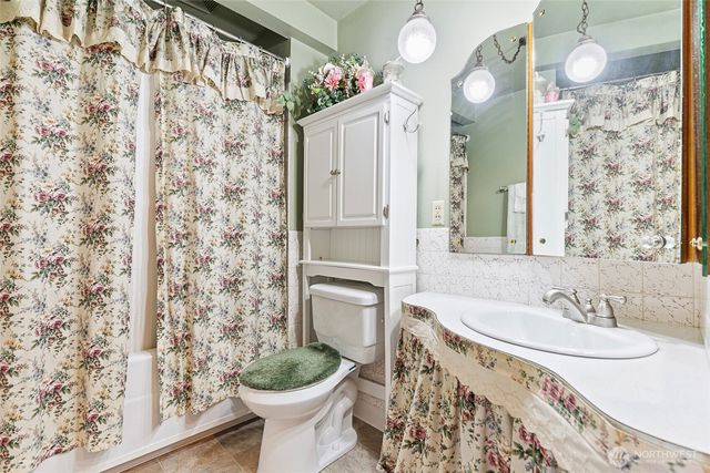 203 Columbia Street, Kelso, WA 98626