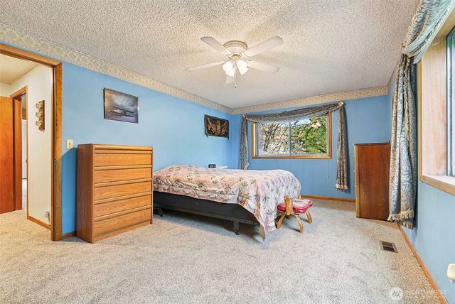 203 Columbia Street, Kelso, WA 98626