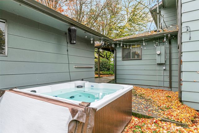 203 Columbia Street, Kelso, WA 98626