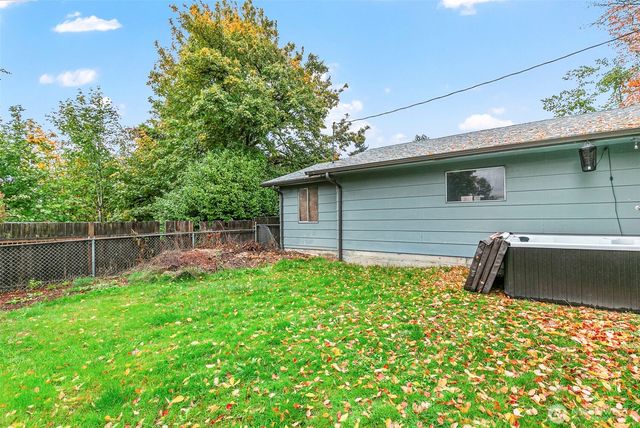 203 Columbia Street, Kelso, WA 98626