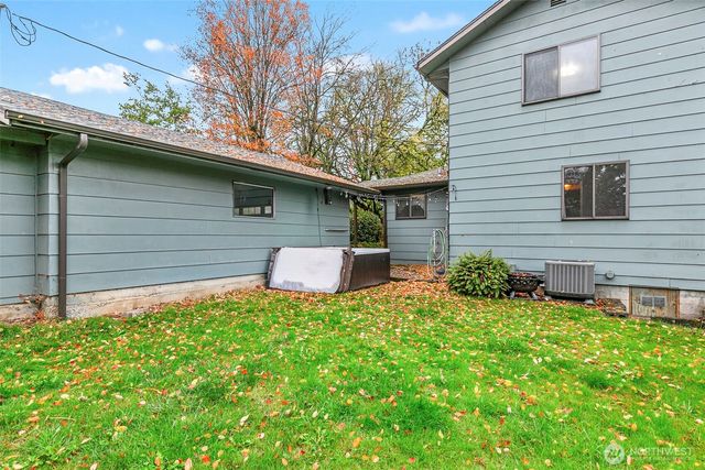 203 Columbia Street, Kelso, WA 98626