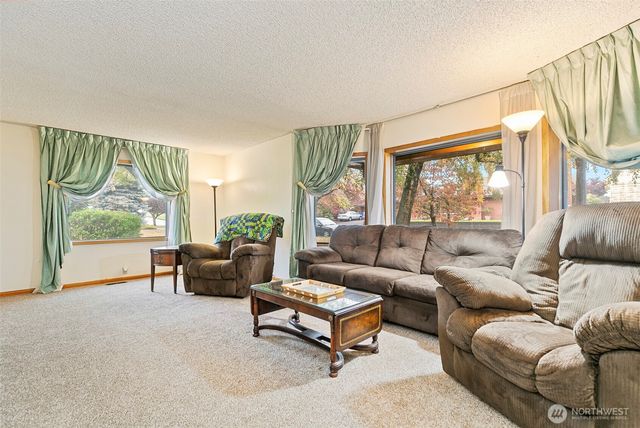 203 Columbia Street, Kelso, WA 98626