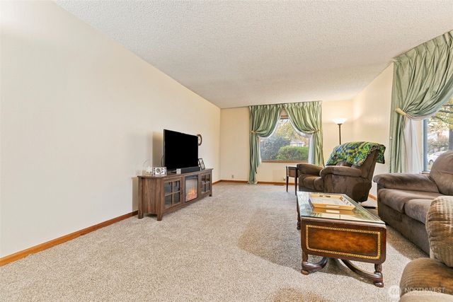 203 Columbia Street, Kelso, WA 98626