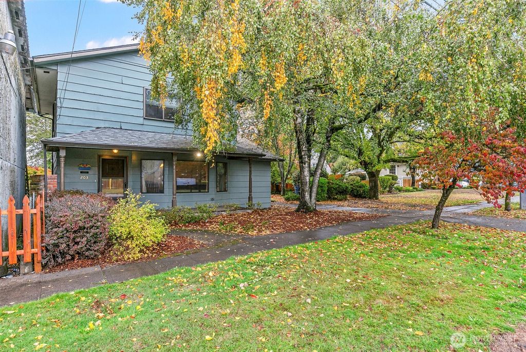 203 Columbia Street, Kelso, WA 98626