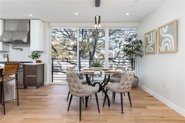 2824 Rowena Avenue B, Los Angeles, CA 90039