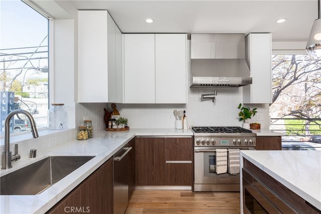 2824 Rowena Avenue B, Los Angeles, CA 90039
