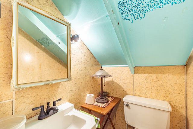 2710 Oak Park Avenue, Berwyn, IL 60402