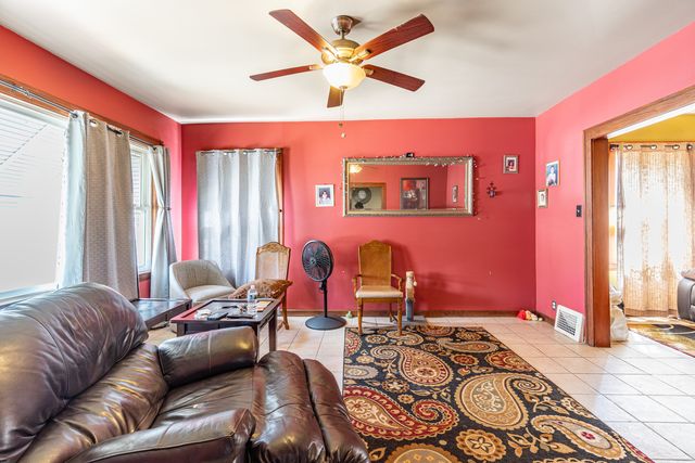 2710 Oak Park Avenue, Berwyn, IL 60402