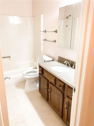 19 Vista Gardens Trail 201, Vero Beach, FL 32962