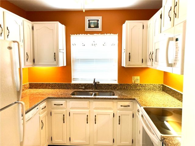 19 Vista Gardens Trail 201, Vero Beach, FL 32962