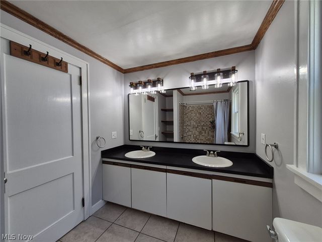 24 Mulwal Drive, Painesville, OH 44077