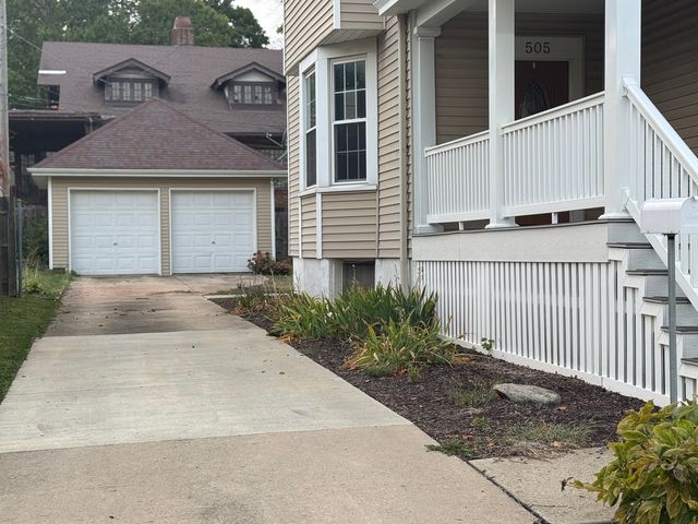 505 N Center Street, Clinton, IL 61727