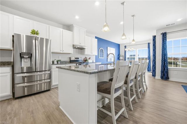 318 Sunny Lake RD, Moyock, NC 27958