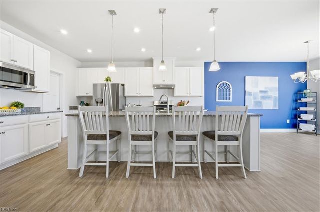 318 Sunny Lake RD, Moyock, NC 27958