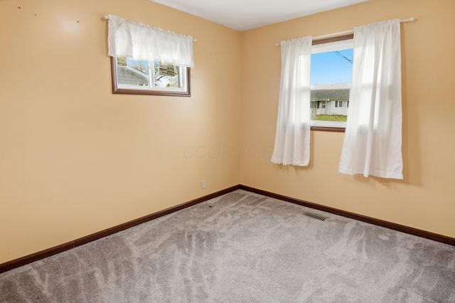 3042 Cypress Drive, Newark, OH 43055