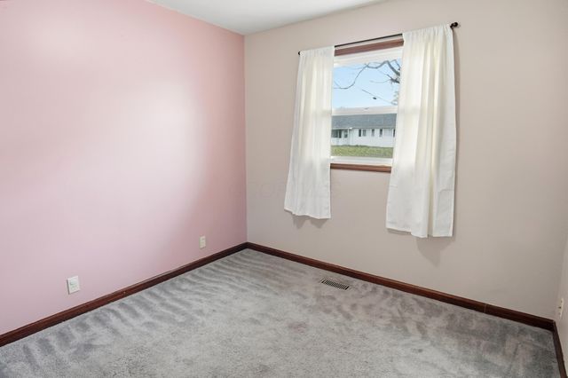 3042 Cypress Drive, Newark, OH 43055