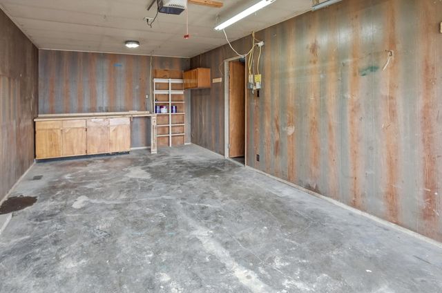 3042 Cypress Drive, Newark, OH 43055