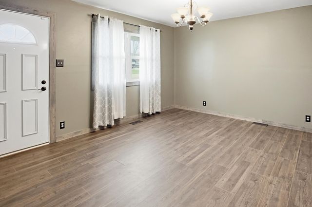 3042 Cypress Drive, Newark, OH 43055