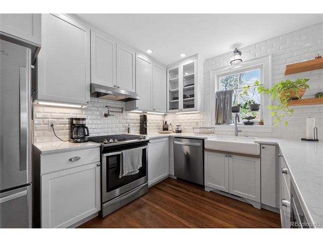 913 7th St, Berthoud, CO 80513