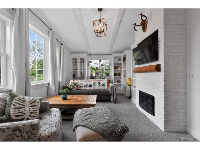 913 7th St, Berthoud, CO 80513