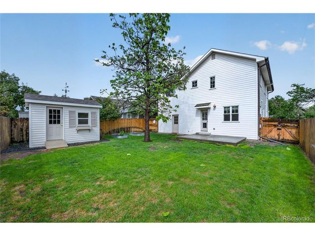 913 7th St, Berthoud, CO 80513