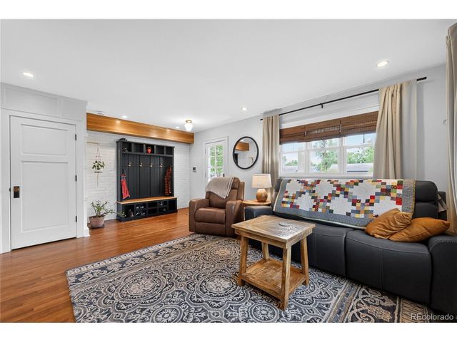 913 7th St, Berthoud, CO 80513