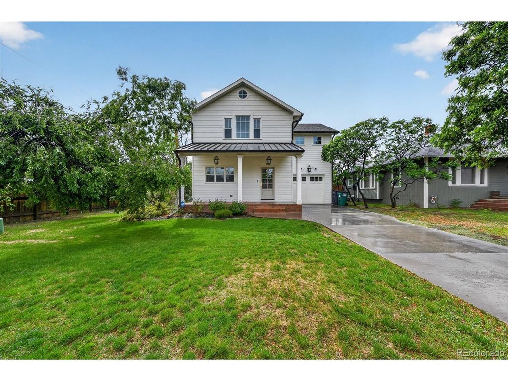 913 7th St, Berthoud, CO 80513