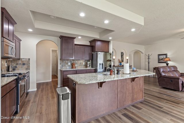 8778 N Salmonberry LOOP, Hayden, ID 83835