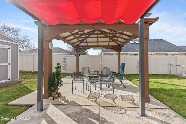 8778 N Salmonberry LOOP, Hayden, ID 83835