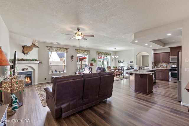 8778 N Salmonberry LOOP, Hayden, ID 83835