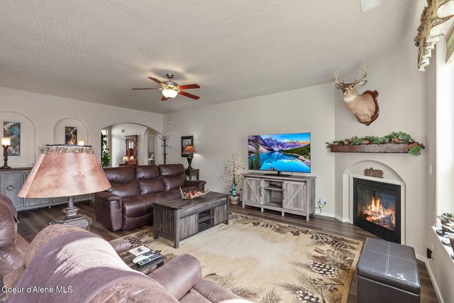8778 N Salmonberry LOOP, Hayden, ID 83835