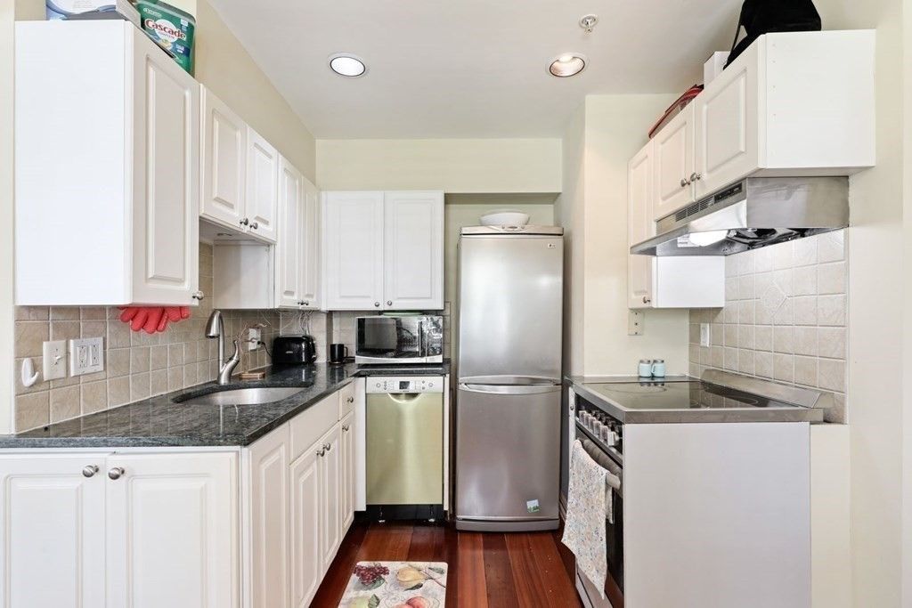 20 Chapel Street B409, Brookline, MA 02446