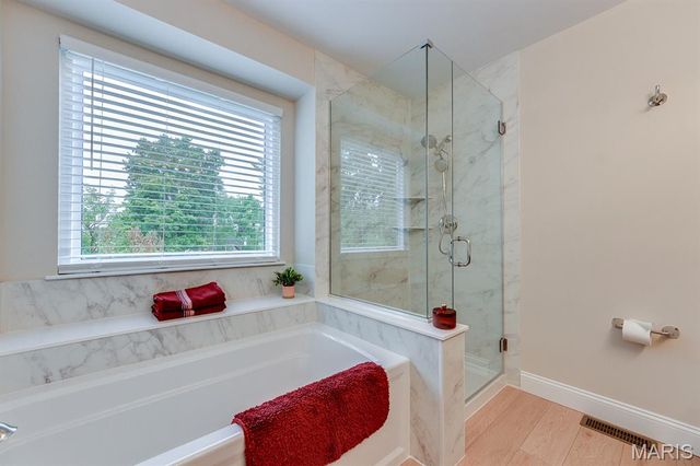 1453 Cedar Bluff Drive, Ballwin, MO 63021