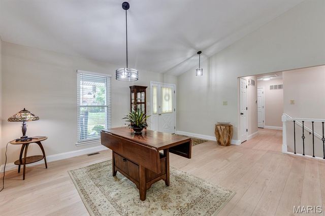 1453 Cedar Bluff Drive, Ballwin, MO 63021