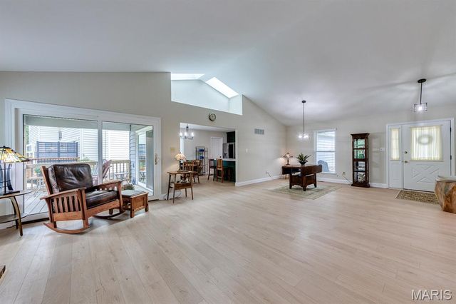 1453 Cedar Bluff Drive, Ballwin, MO 63021