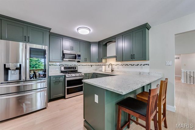 1453 Cedar Bluff Drive, Ballwin, MO 63021