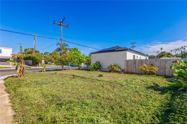 205 E California, Vista, CA 92084